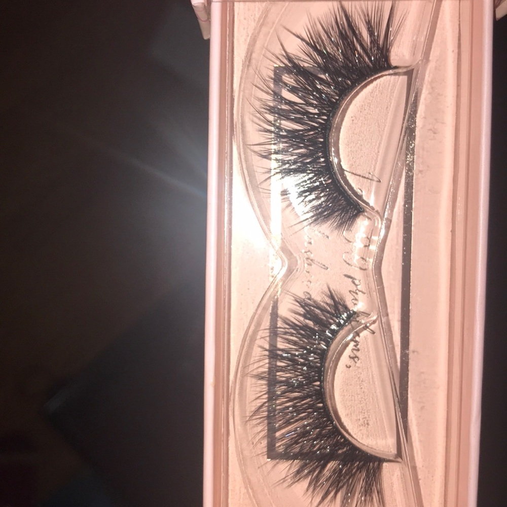 lashes